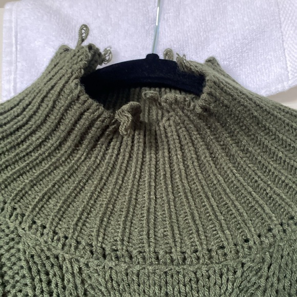 Elan forest green cable sweater - Picture 3 of 6